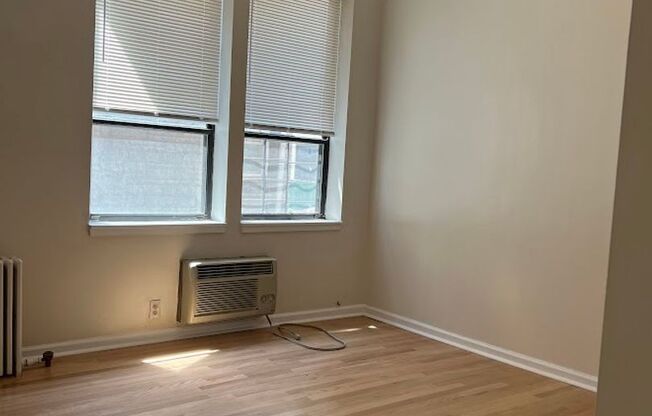 1 bed, 1 bath, $1,550, Unit S7