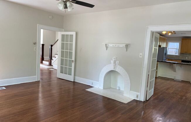 UT PRE-LEASE: 6 Bedroom Home w/ 2 Living Areas, Short Bike/Walk to UT