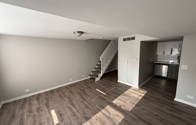 2 beds, 1.5 baths, $2,700, Unit 304