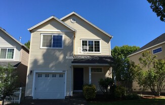 NW Portland- Bethany Light & Bright Home with Private Backyard