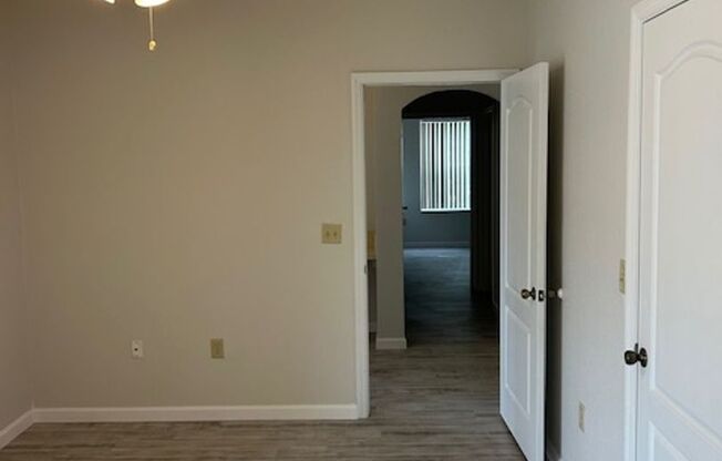 3 beds, 2 baths, $2,200, Unit # 15 201