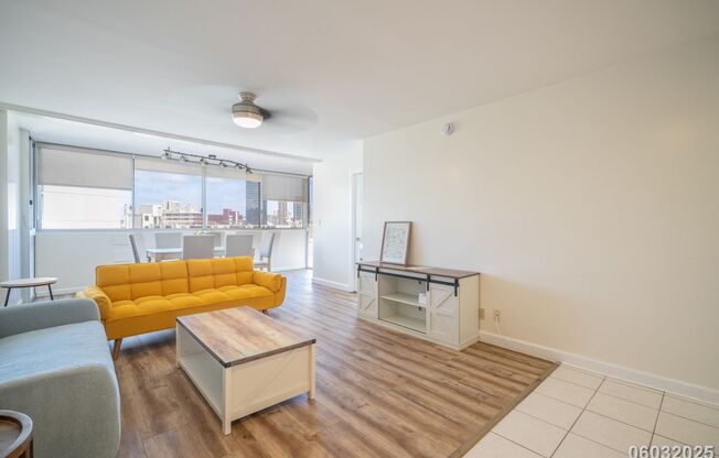 $3,200 / 2BR - 1015ft2 - 2 BR /1.5 BA/1 PKG