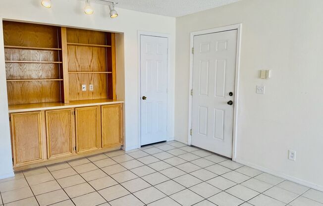 2 bd, 2 bth Condo Ideal Summerlin location
