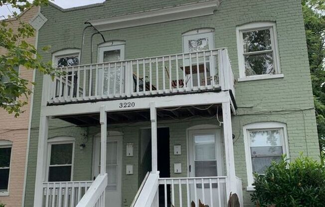 Cozy 1 bedroom apartment in Church Hill