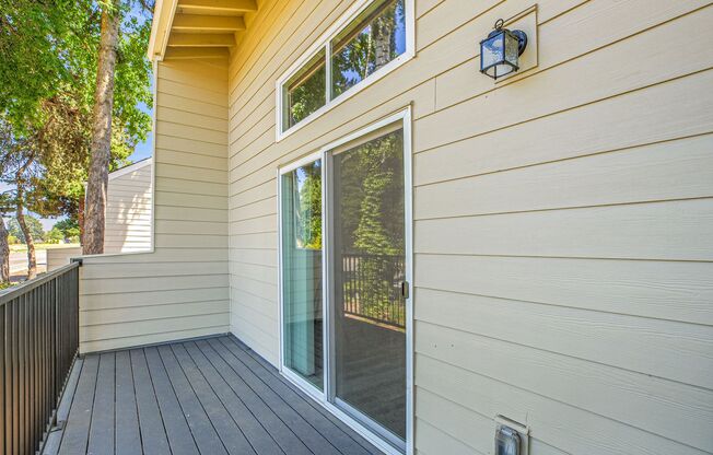 2 beds, 1.5 baths, 1,050 sqft, $2,049, Unit 214-774C