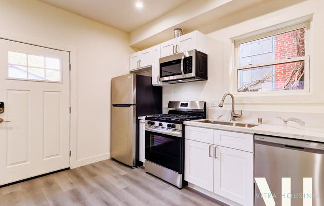 1030 West Apartments: Two, Four, & Five Bedrooms Near USC Campus!