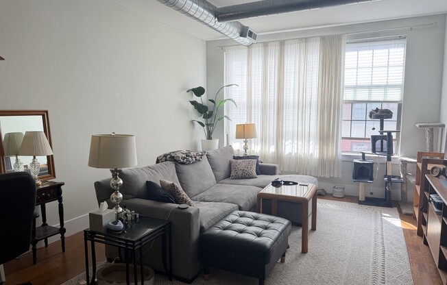 154 W 2 ST