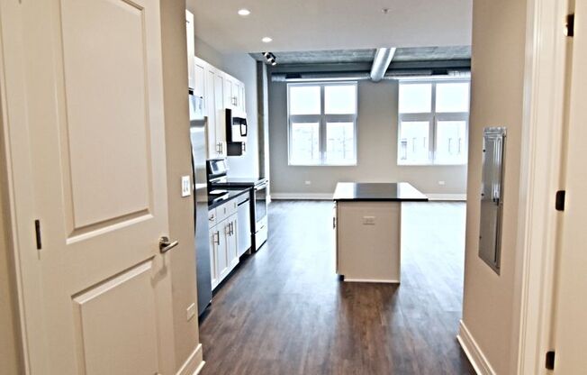 1 bed, 1 bath, 673 sqft, $3,050, Unit 3833-314