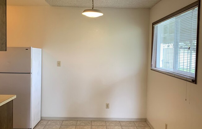 1 bed, 1 bath, $995, Unit #2