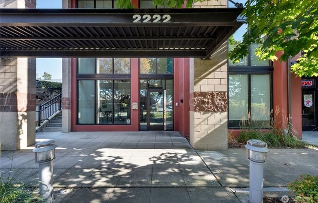 Stunning Redmond Condo!