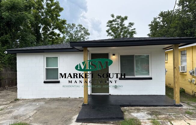 Charming Renovated 2BR/1BA Cottage in West Savannah!