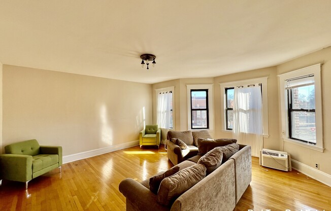 225 CHESTNUT HL AVE