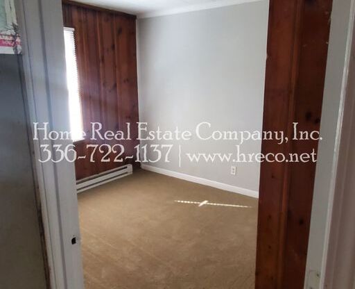 2 beds, 1 bath, $695, Unit 112