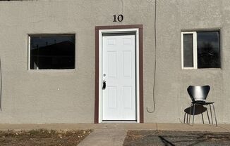 2 beds, 1 bath, $1,150, Unit #10