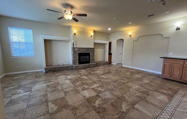 Upgraded and Beautiful Spacious 4 Bedroom House!!!!! MUST SEE!!