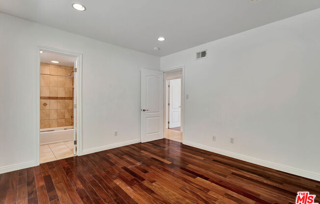 3379 CANTON LN