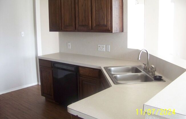 3 bedroom 2 bath in Oak Ridge addition of Leander