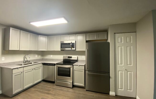 2 beds, 1 bath, 687 sqft, $2,195, Unit C204