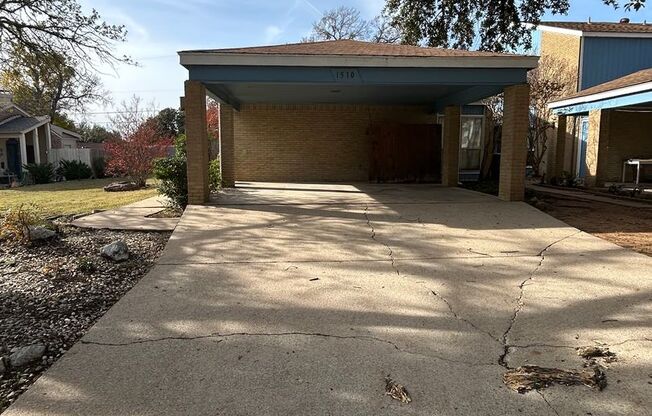 SUPERB Duplex in Euless! READY NOW!