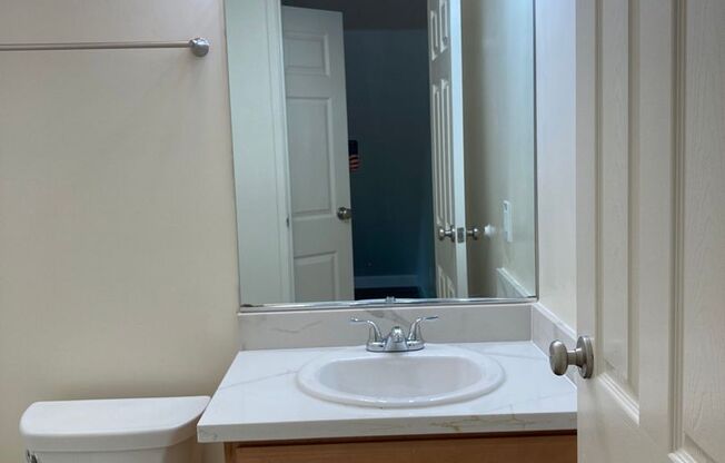 2 beds, 1.5 baths, 1,004 sqft, $2,640, Unit 82