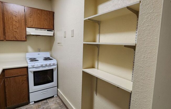 1 bed, 1 bath, 460 sqft, $1,050, Unit 310