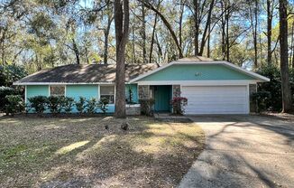 3/2 Pet Friendly House with HUGE Back Yard - Available Early December!