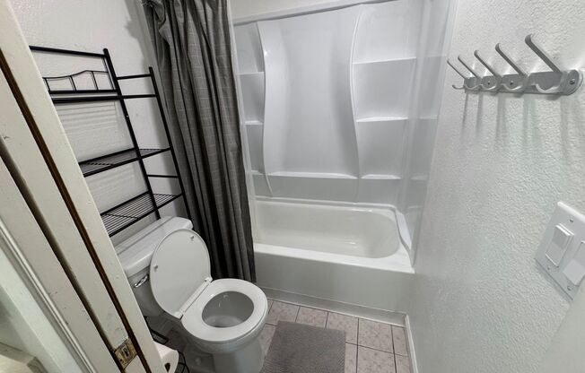 2 beds, 2 baths, $2,850, Unit # 1109