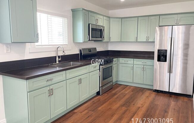 338 S Benton Way