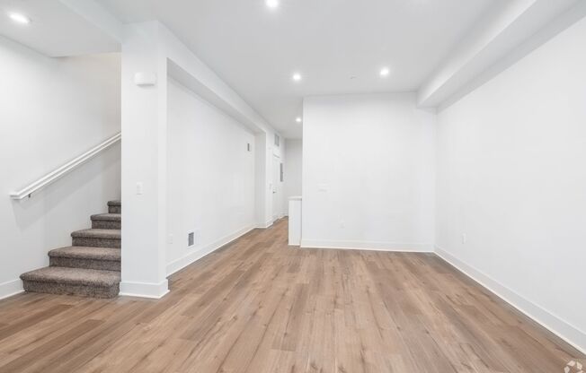 2 beds, 1.5 baths, 1,047 sqft, $3,850, Unit 104