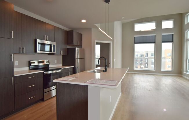 2 beds, 2 baths, 1,140 sqft, $2,575, Unit 5604-215