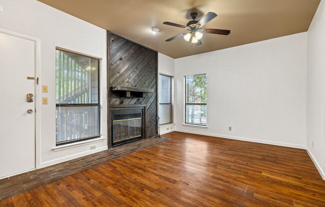 PARK PLACE - ACROSS FROM DKR STADIUM - 1BD / 1BA With Study - WOOD FLOORS - W/D - $1200