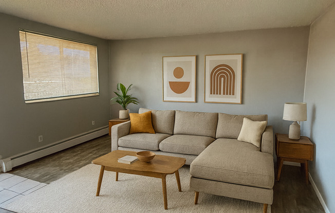 1 & 2 BR Apartments in Prime East Colorado Springs Location & Mountain Views!