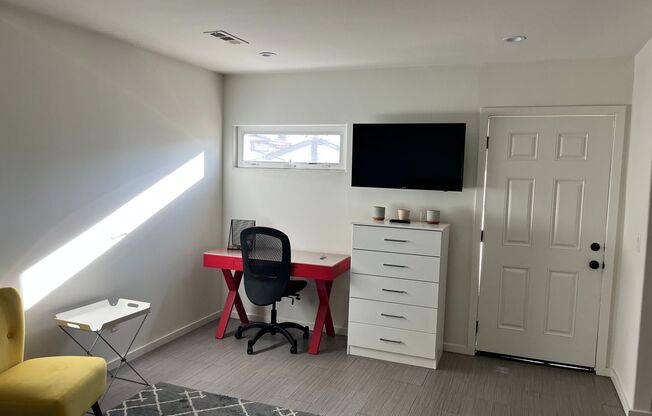 Studio, 1 bath, 400 sqft, $1,725