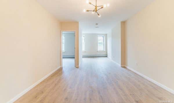 3 beds, 1 bath, 1,100 sqft, $3,000, Unit 3FL