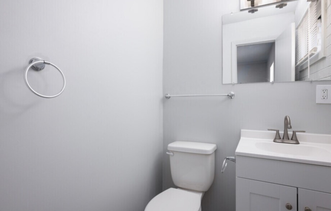 3 beds, 1 bath, 850 sqft, $1,025, Unit 1804T