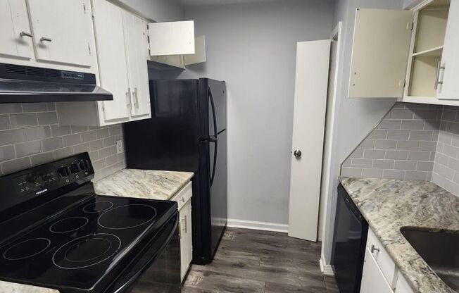 1 bed, 1 bath, $1,000, Unit Unit 42