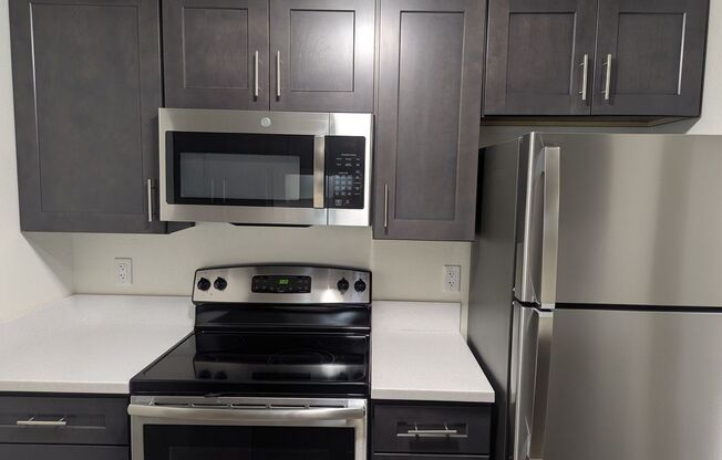 1 bed, 1 bath, 610 sqft, $1,695, Unit B106