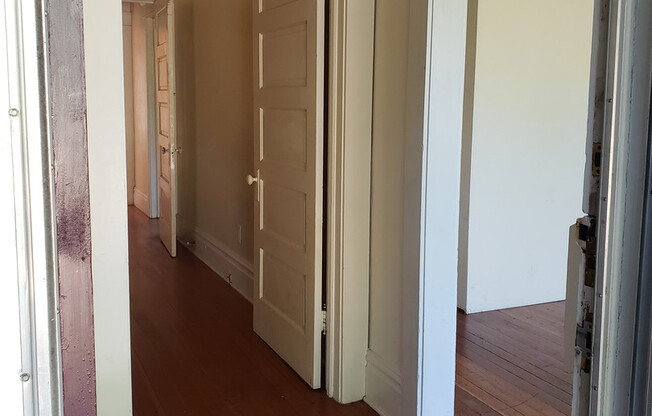 Beautiful 4 Bedroom House on Campus!