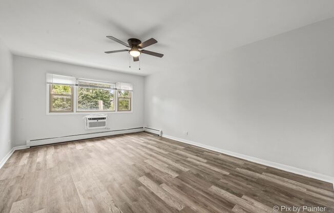 7319 N Rogers