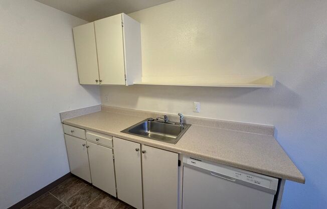 2 beds, 1 bath, 825 sqft, $1,250, Unit 211