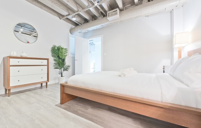 2 beds, 2 baths, $4,500, Unit 410