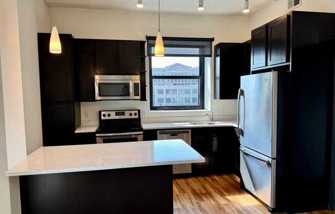 2 beds, 2 baths, 901 sqft, $1,495, Unit 701
