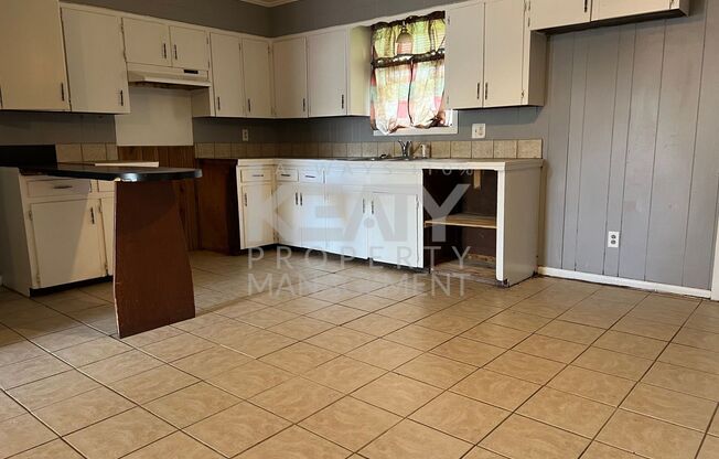 3 Bedroom, 1 Bathroom House is Available Now!