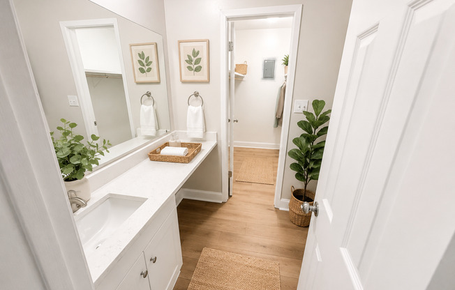 1 bed, 1 bath, 737 sqft, $939