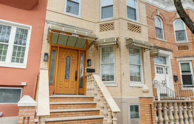 321 VANDERBILT ST