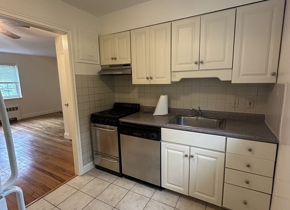 7 CHARLESBANK RD