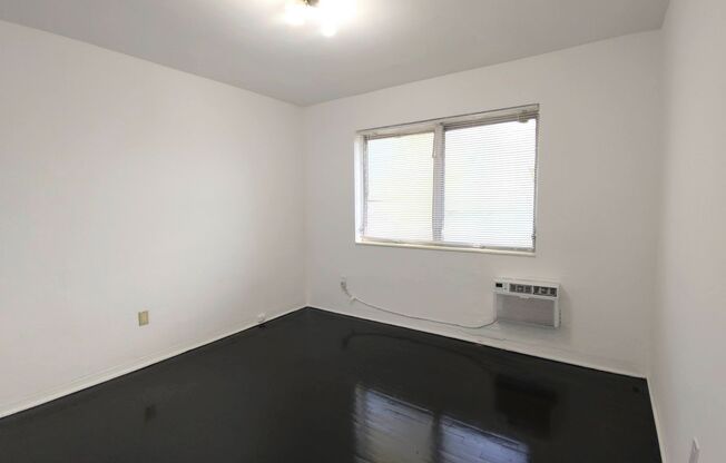 1 bed, 1 bath, $1,500, Unit 1565 SW 6th St #1