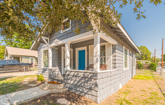 303 W LUBBOCK ST