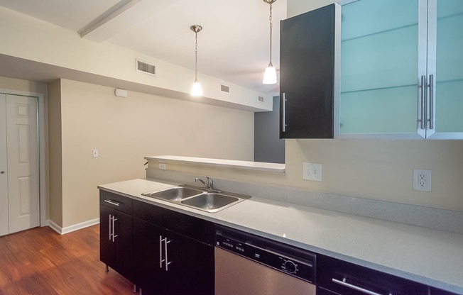 2 beds, 2 baths, 1,141 sqft, $2,650, Unit 314 (Furnished)