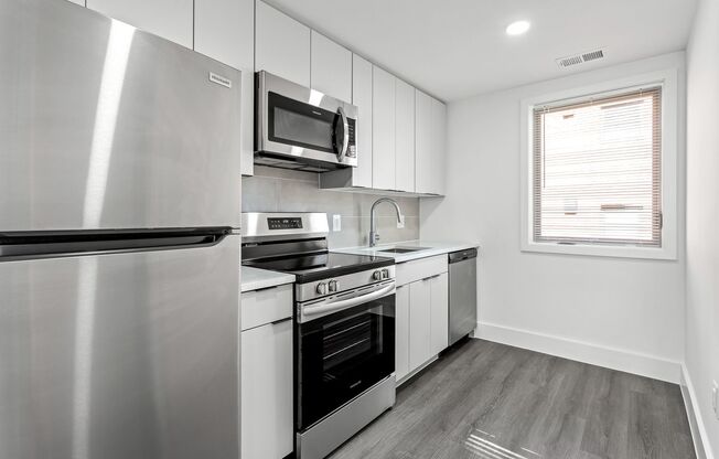 3 beds, 2 baths, 788 sqft, $3,580, Unit 6701-207